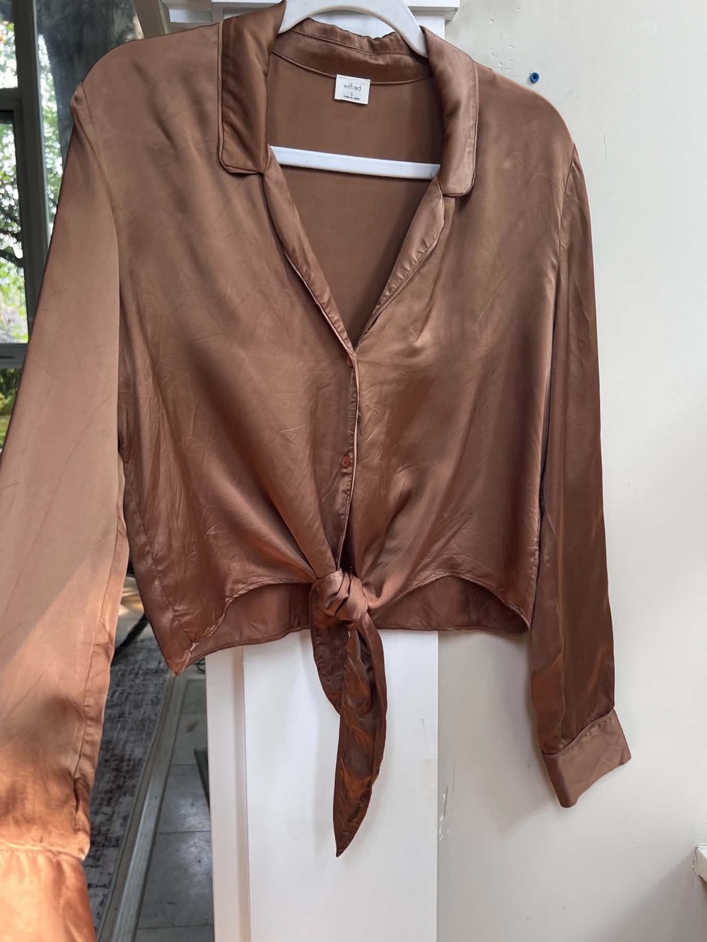 Aritzia Wilfred Satin Top - Picture 3 of 3